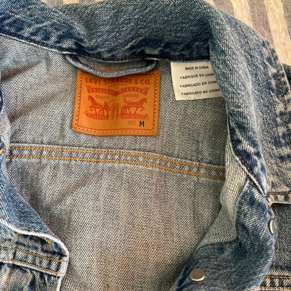 Levi's denim jacket - Picture 2 of 3